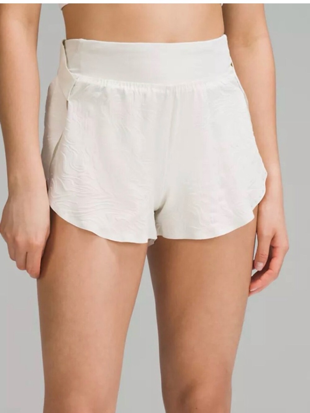 Fast and Free High-Rise Short 2" *Airflow in embossed bone